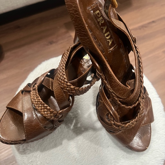 Prada - Picture 3 of 13